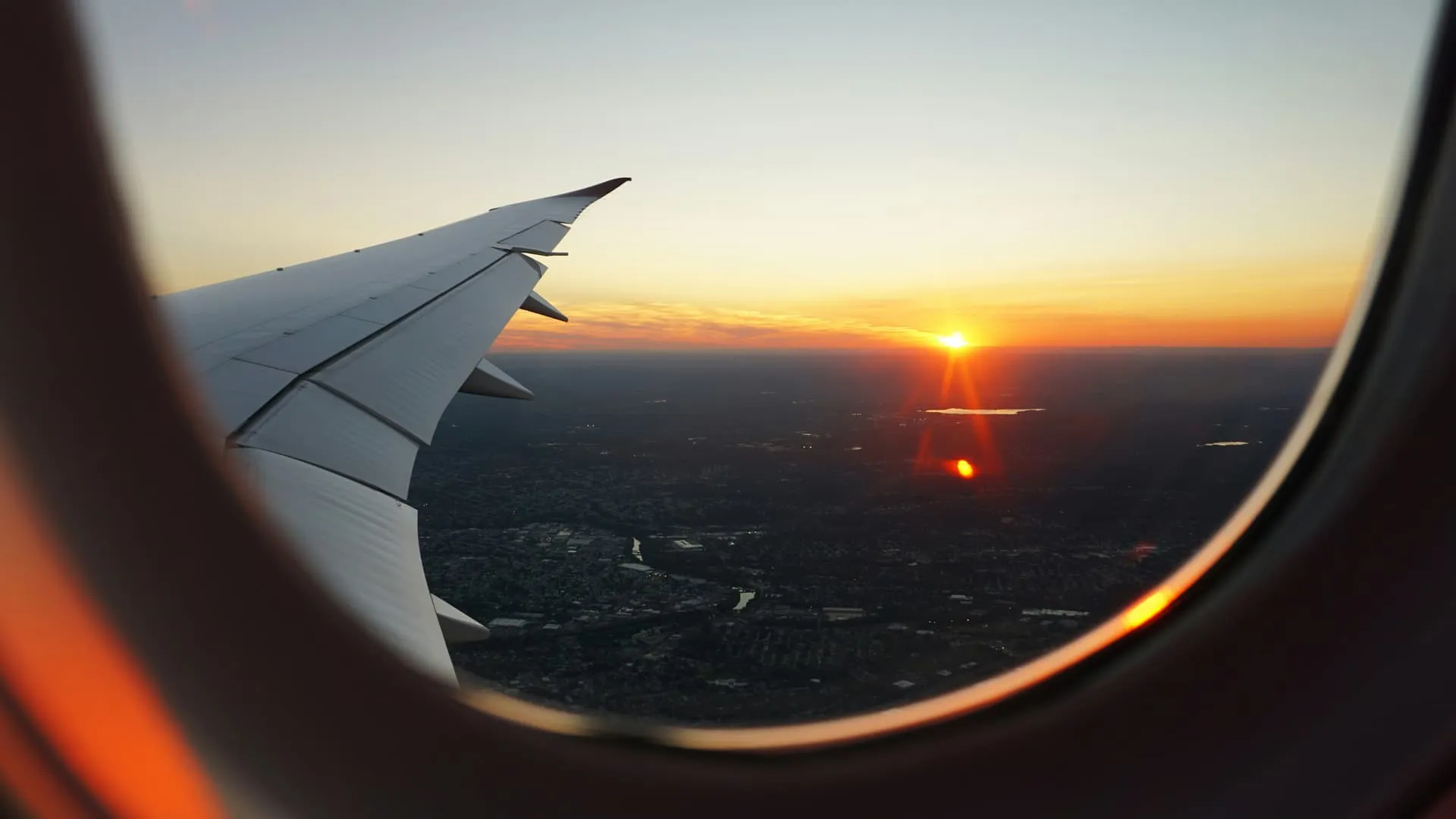 In a world so vast,
the right journey feels bespoke. - Background 1