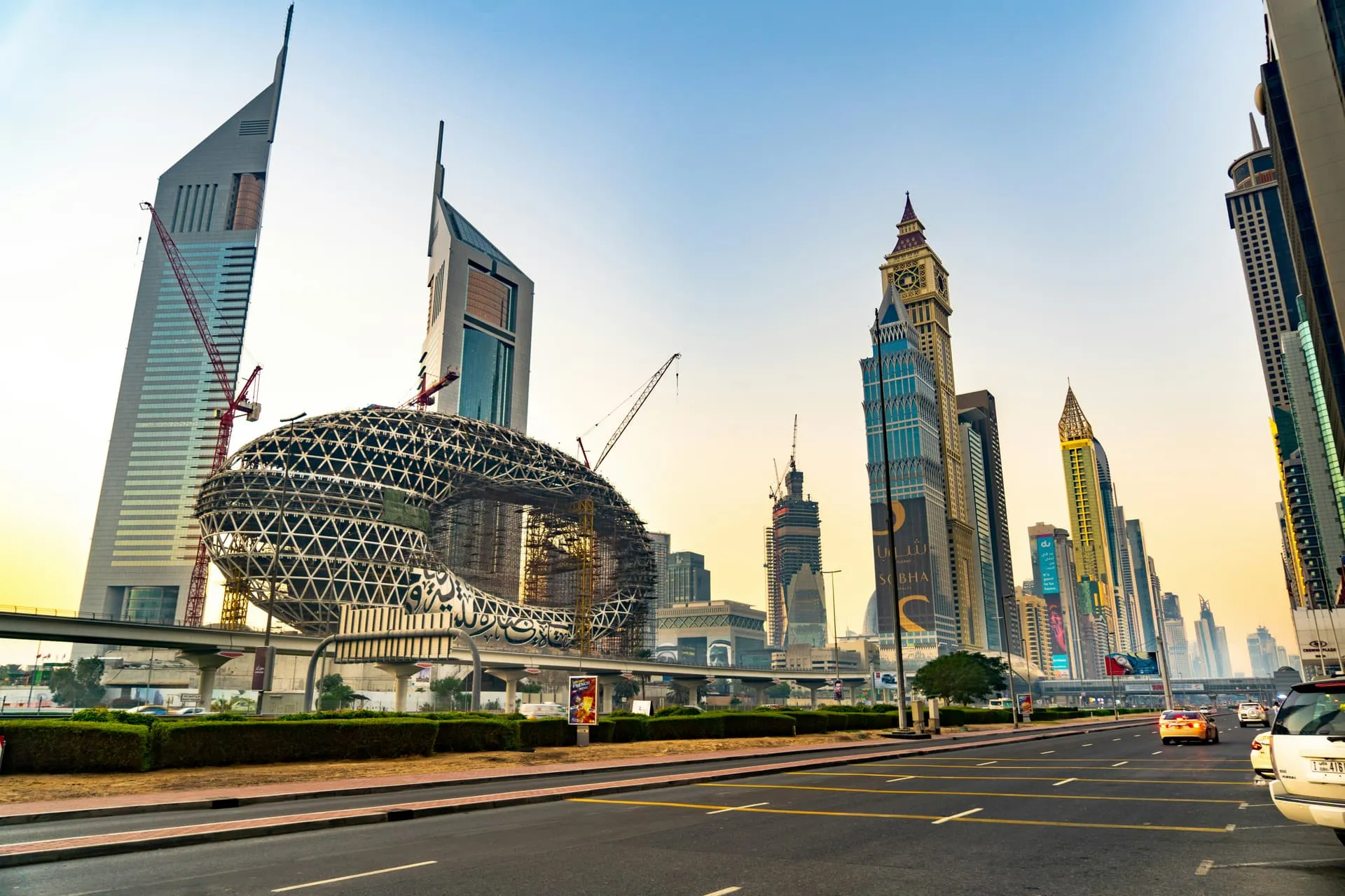Dubai – Where Luxury Meets Adventure - Background 3
