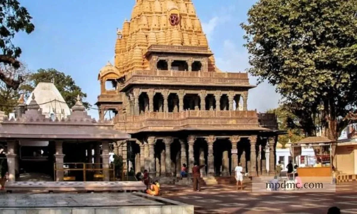 Mahakaleshwar - Background 2